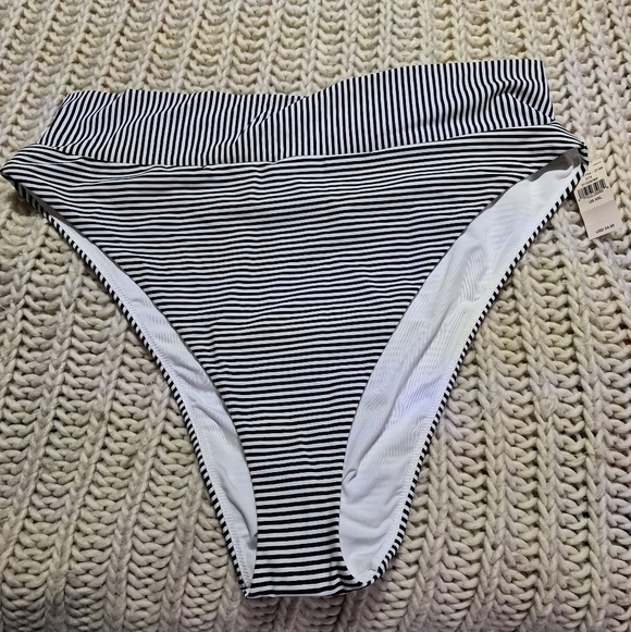 NWT Aries swimwear 2 tops and 3 bottoms - Picture 5 of 14